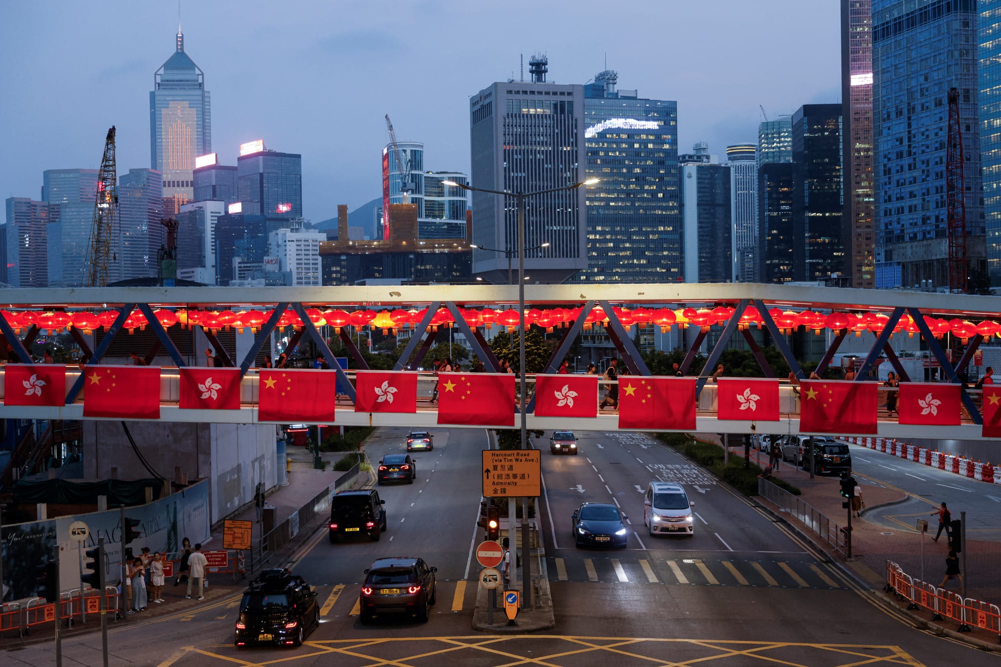 China's Economy, Politics Roil Hong Kong Market, Say Economists