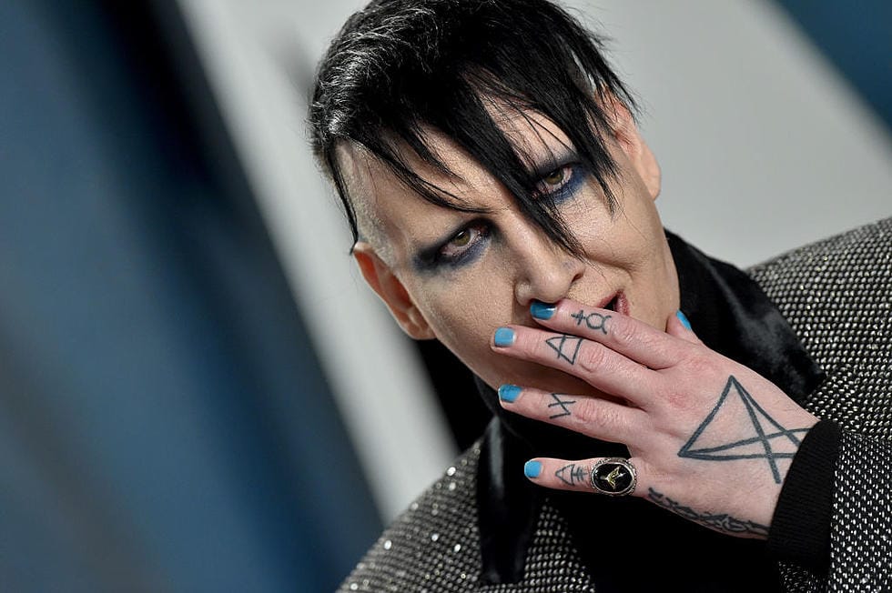 Marilyn Manson completes community service sentence for blowing nose on videographer