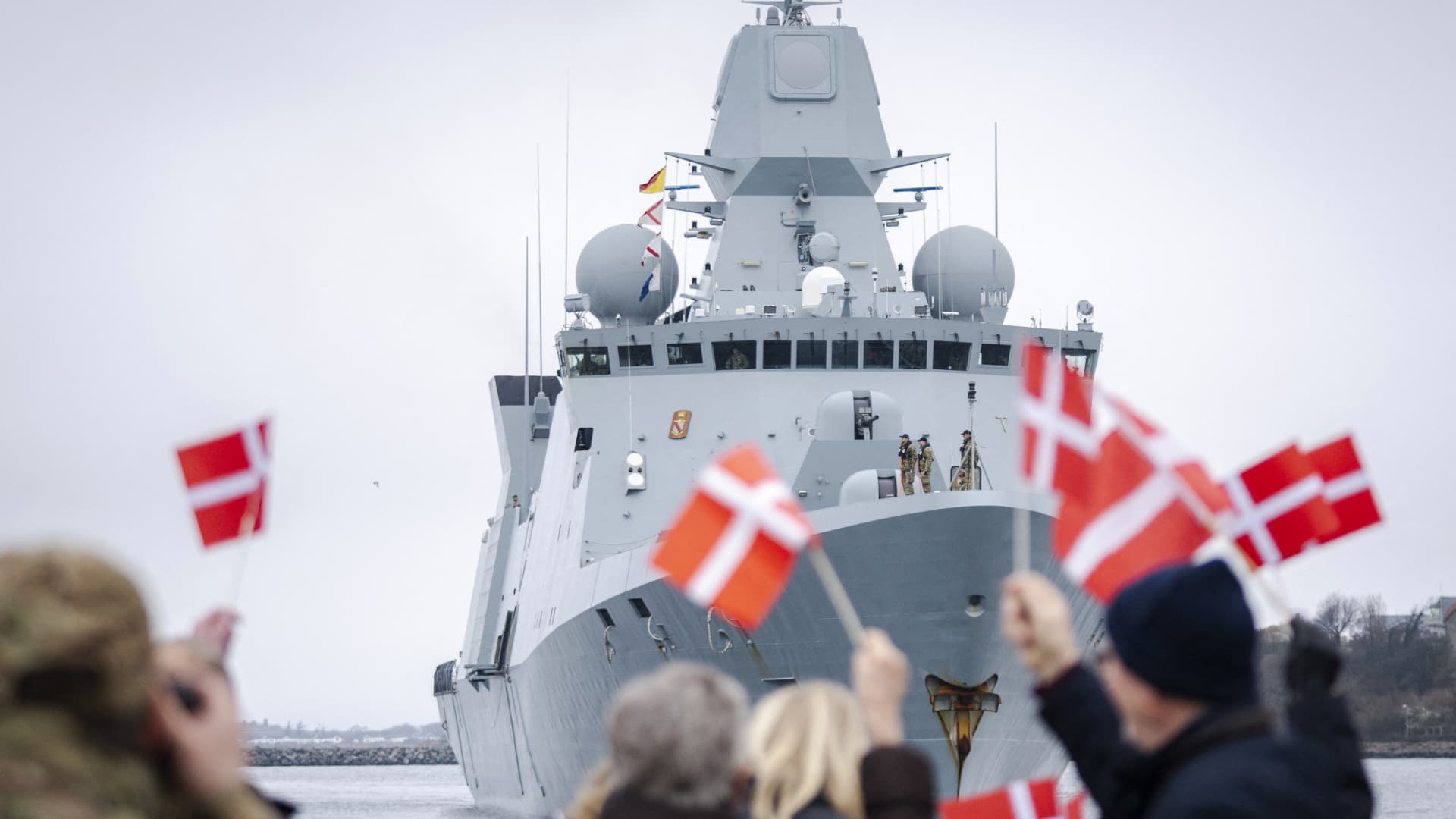 Faulty missile launcher closes busy Danish sea lane