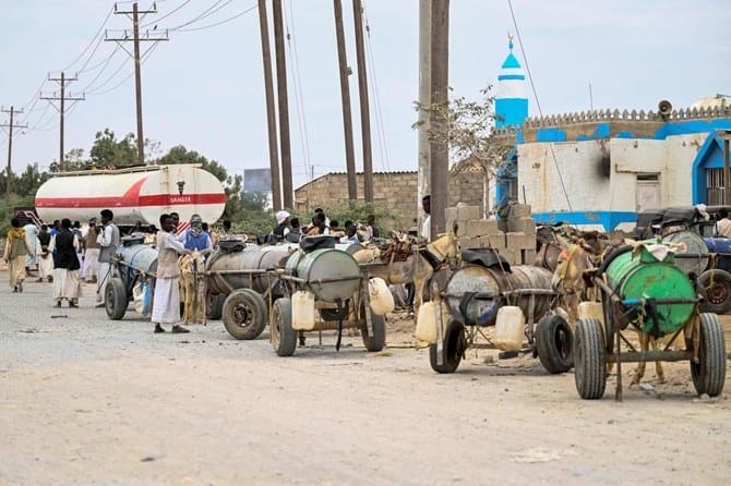 Thousands still fleeing Sudan conflict daily, one year on: UN