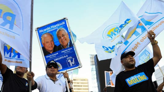 Panamanians vote in crowded presidential race