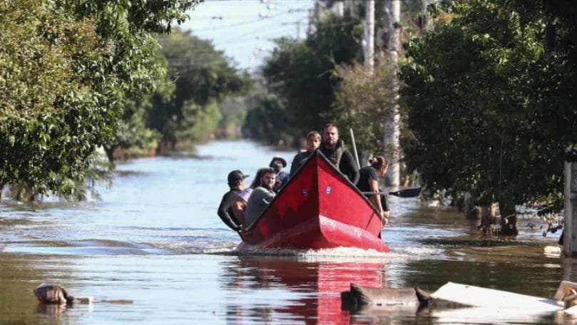 Brazil flooding will take weeks to subside, experts warn