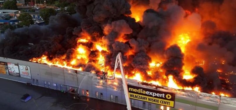 Fire destroys one of biggest shopping centres in Warsaw