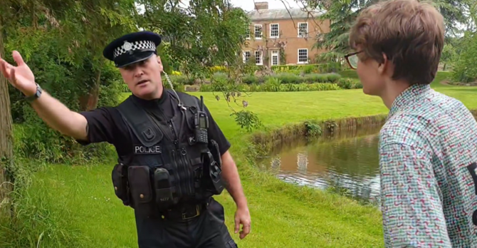 4 men arrested for allegedly trespassing on grounds of British prime minister’s country home