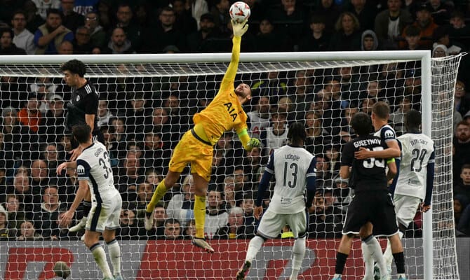 Man United loses 3-0 at home to Tottenham as Bruno Fernandes is red-carded