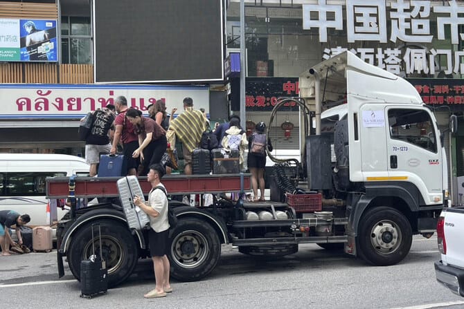Floods inundate Thailand’s northern tourist city of Chiang Mai