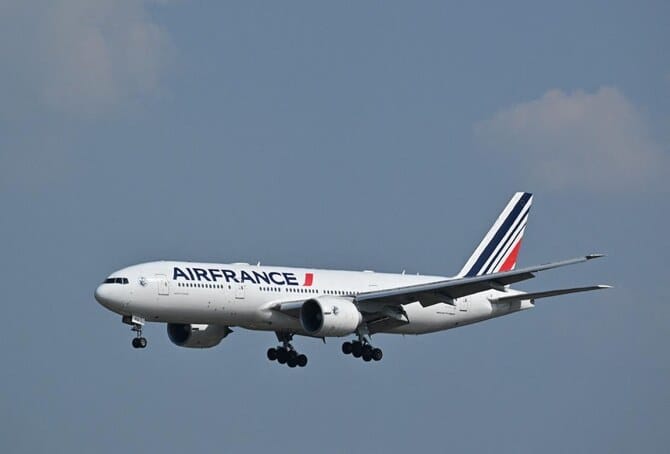 Air France opens internal probe after plane flew over Iraq during Iranian attack on Israel