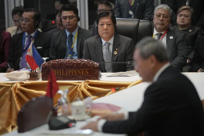 Philippines challenges China over South China Sea at ASEAN meet