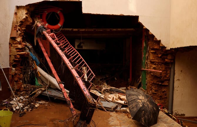 A week after Spain’s floods, families hope that the missing are alive with 89 unaccounted for