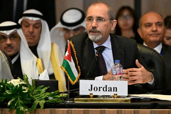 Jordan foreign minister to hold talks with Syria’s new leader