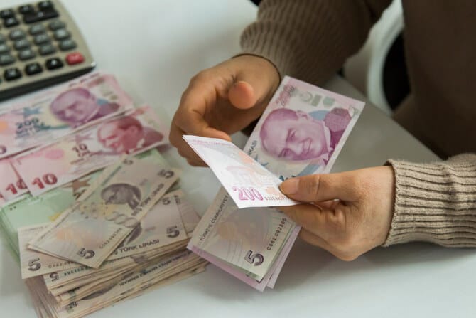 Turkiye lowers interest rate to 47.5%