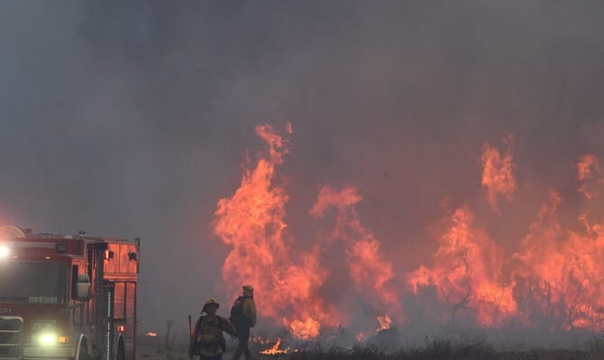 New explosive wildfire erupts near Los Angeles