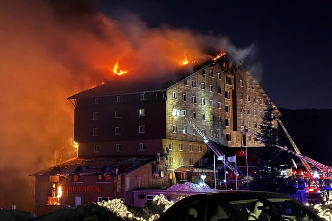 Fire at Turkiye ski resort hotel kills 10, injures 32