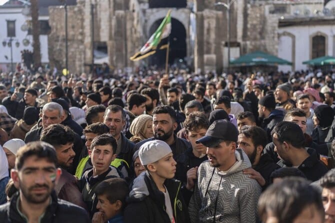 Stampede kills four people, injures 16 in Umayyad Mosque in Damascus