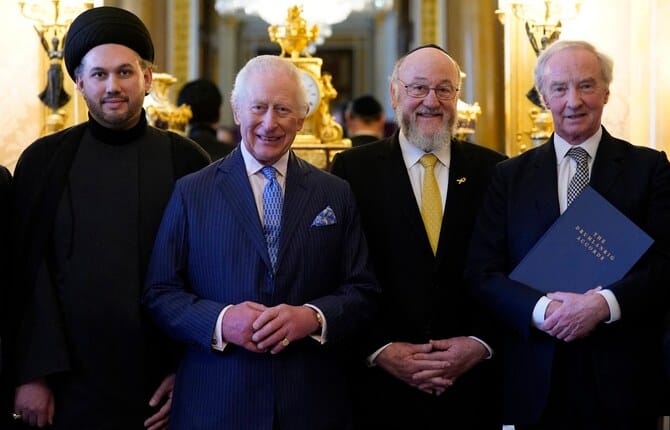 UK Muslim, Jewish leaders present reconciliation accord to King Charles after summit