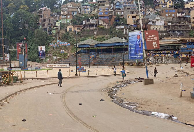 M23 rebels enter center of strategic city Bukavu