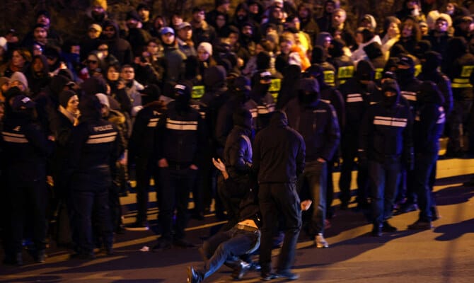 Georgian police arrest opposition leaders at pro-EU protest