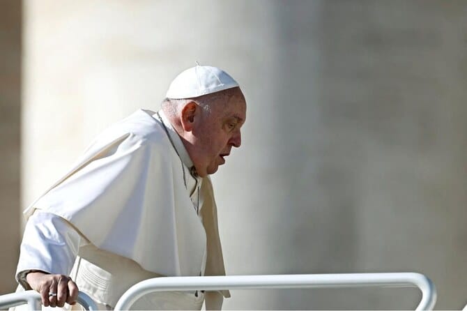 Pope Francis shows further improvement, no longer has kidney issue, Vatican says