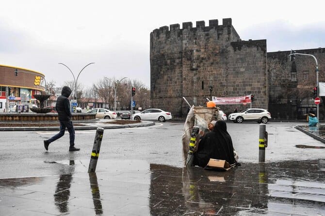 Turkiye replaces pro-Kurdish mayor in east with state official, ministry says