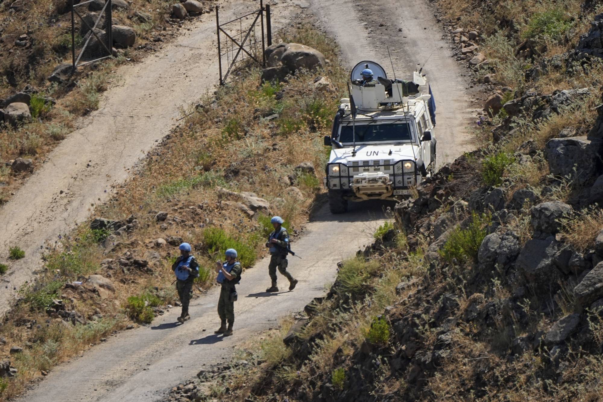 Israeli security official says military readying to withdraw from Lebanon