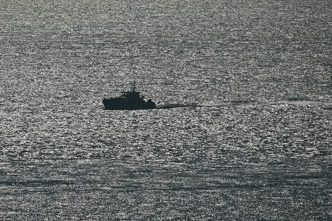 One person dies as migrants aim to cross English Channel