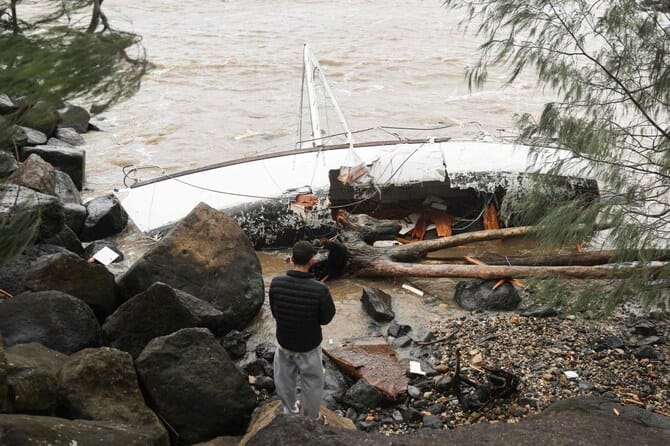 Australians told ‘prepare for worst’ as tropical cyclone nears