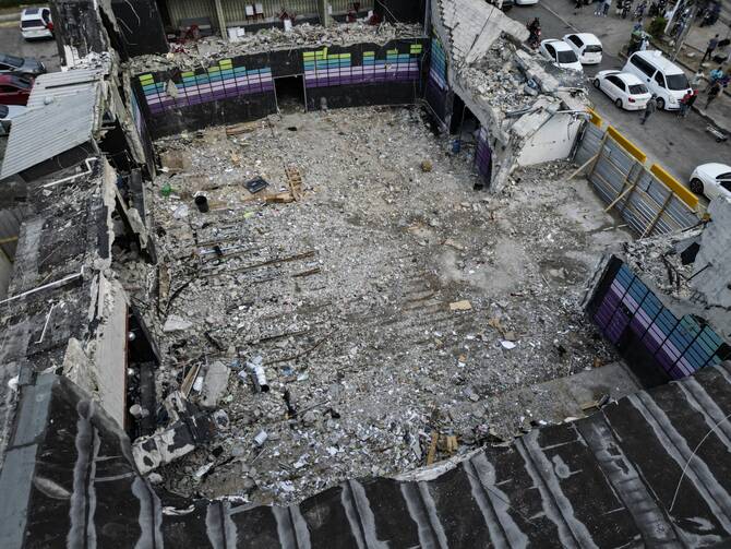 Frustrated families await news days after 222 killed in Dominican club disaster