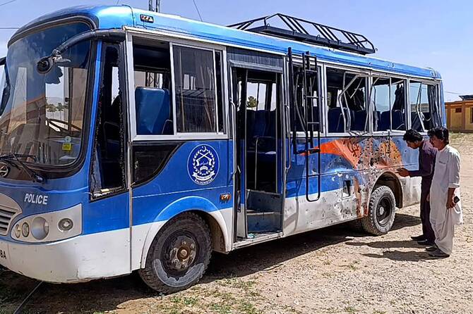 Daesh claims Pakistan bomb blast killing three policemen