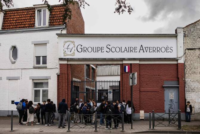 Court overturns French decision to cut funding to biggest Muslim school