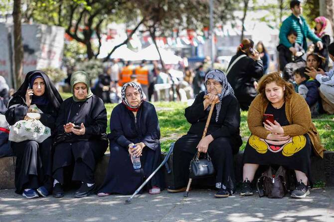 Earthquake measuring 6.2 shakes Istanbul, injures more than 150 people