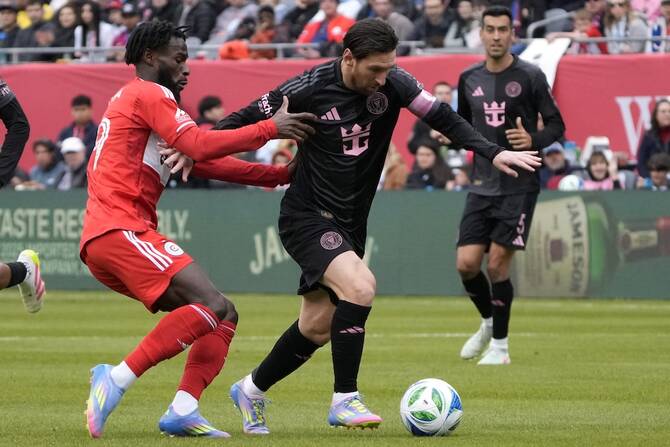 Messi and Miami fire blanks in front of record Chicago Fire crowd