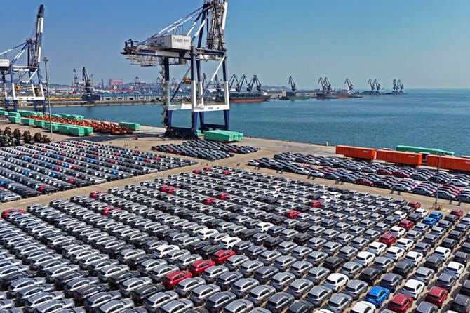 US starts collecting Trump’s new 10 percent tariff, smashing global trade norms