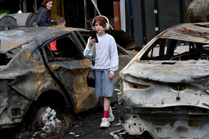Russian attack on civilian bus in Ukraine kills 8