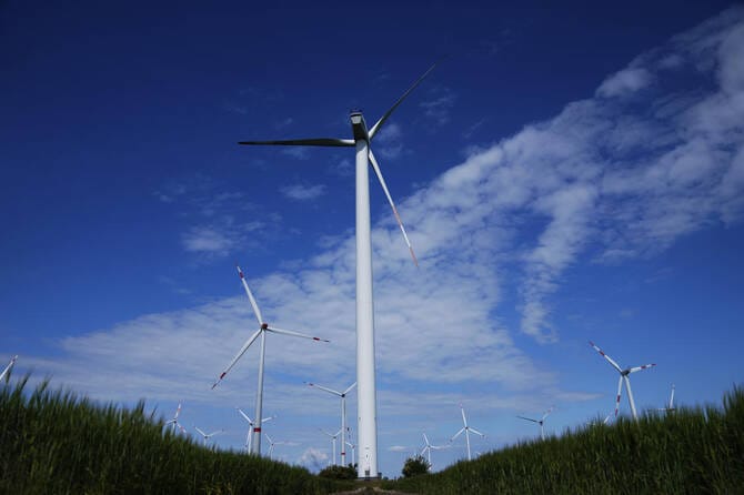 EU almost on track to reach 2030 climate goal