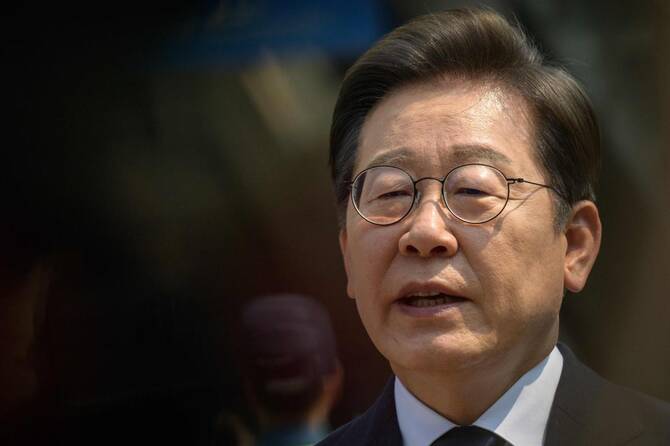 South Korean presidential frontrunner Lee Jae-myun proposes revising constitution on martial law