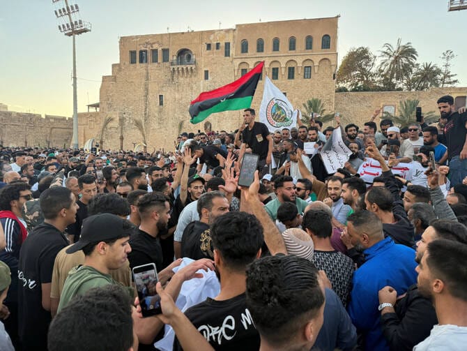 Libyan police officer killed as protesters attack prime minister’s office