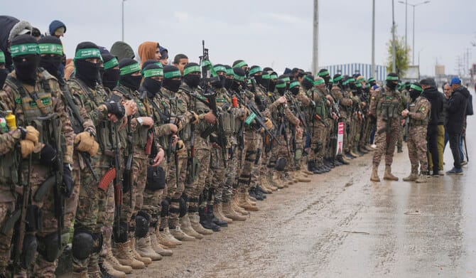 Lebanon warns Hamas against acts that harm national security