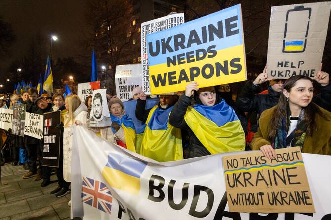 Trump, Ukraine propel EU and UK toward defense pact