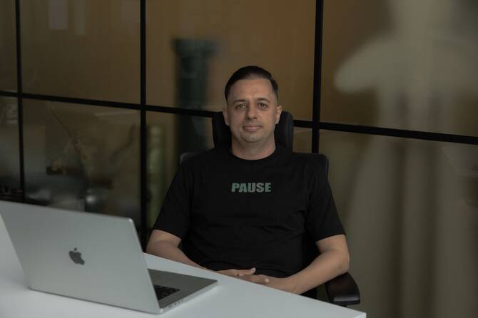 Bulgaria cyber ‘elves’ fight Kremlin and cruelty