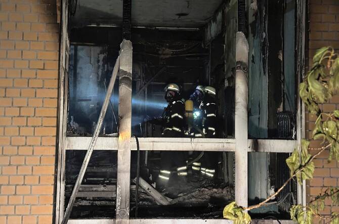 3 patients are killed in a fire that broke out at a hospital in the German city of Hamburg