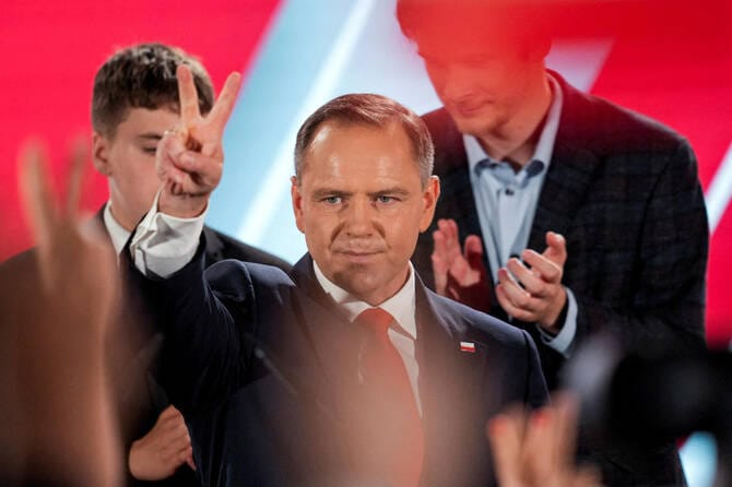 EU chief congratulates Polish nationalist on election win