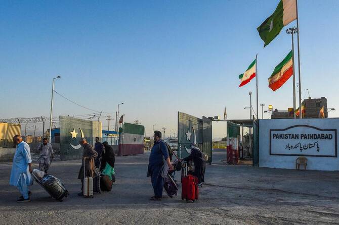 Governments scramble to evacuate citizens from Israel, Iran