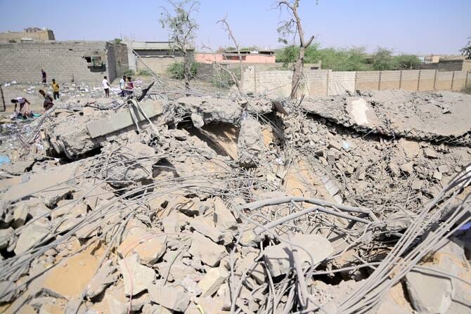 Yemen’s Houthis target Israel with ballistic missiles in coordination with Iran