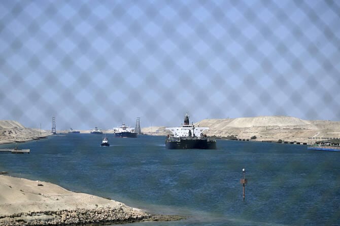 An oil-drilling ship capsized in the Gulf of Suez, killing at least four crewmen, Egypt says