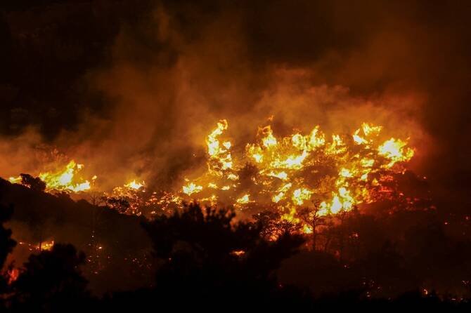 Hotels and homes evacuated on Greek island of Crete as wildfire burns out of control