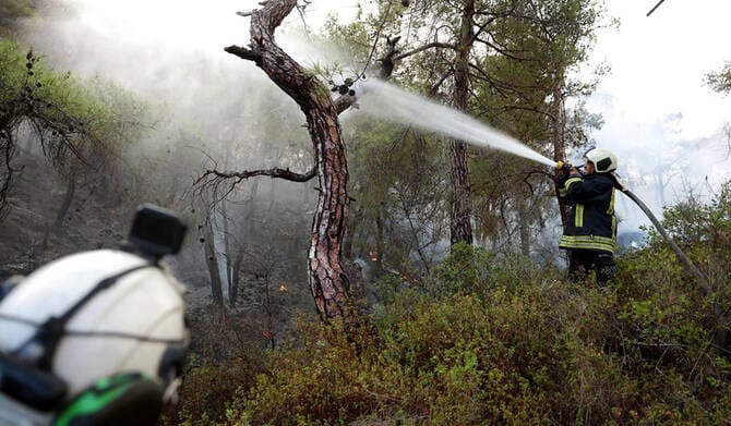 Syrian authorities evacuate citizens amid major forest fires