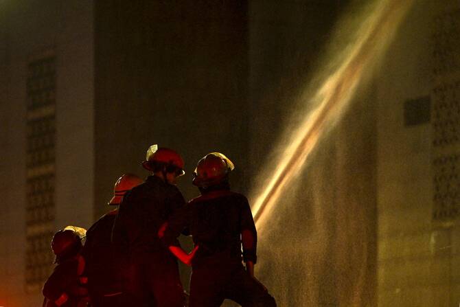 Fire at mall in Iraq leaves at least 60 dead, officials say