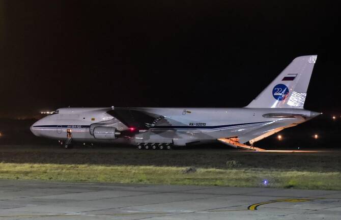 Russian rescuers find missing plane in flames in far east