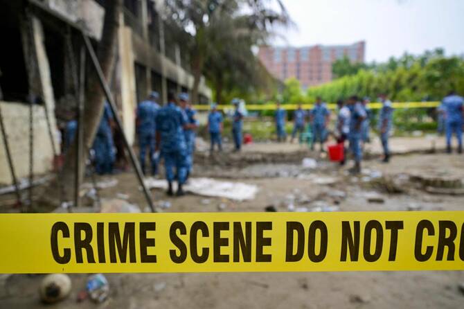 How did a Bangladesh air force fighter jet crash into a school campus?