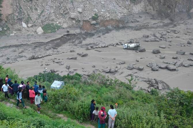 One dead, 17 missing as Nepal flood destroys China border bridge